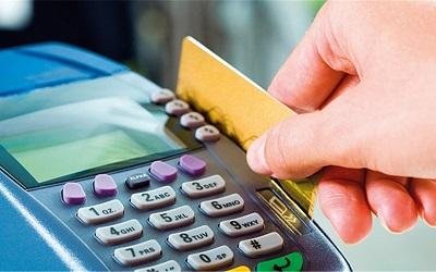 التموين تنفي فتح الباب لإضافة المواليد على البطاقات التموينية