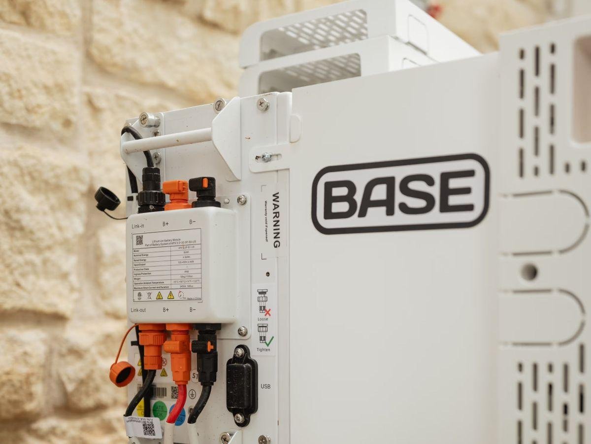 Home batteries are suddenly ch...