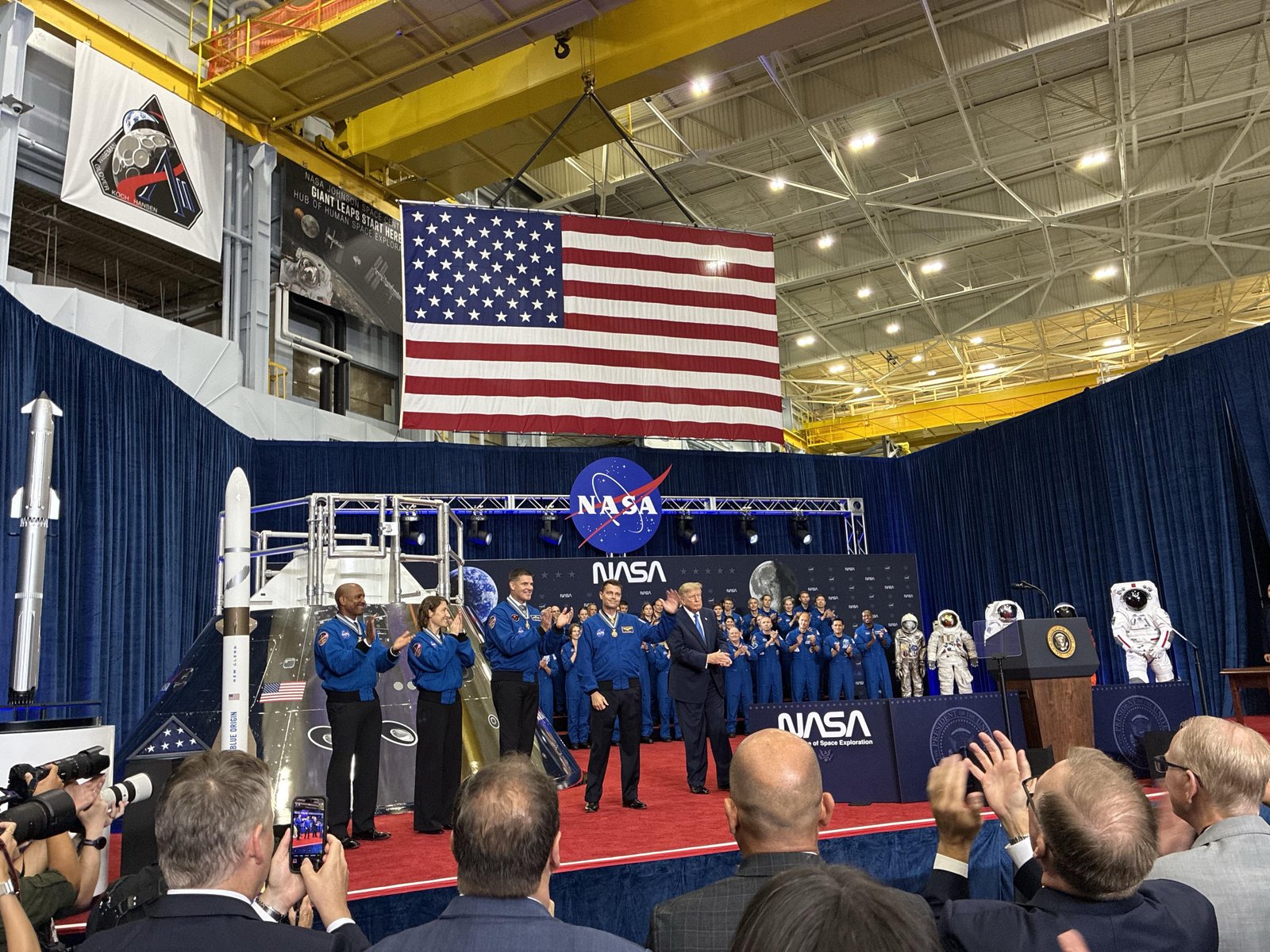 President Honors NASA’s Artemi...