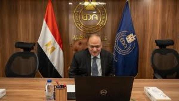 رئيس هيئة الدواء المصرية يبحث مع هيئة الغذاء الأمريكية تعزيز التعاون وتبادل الخبرات