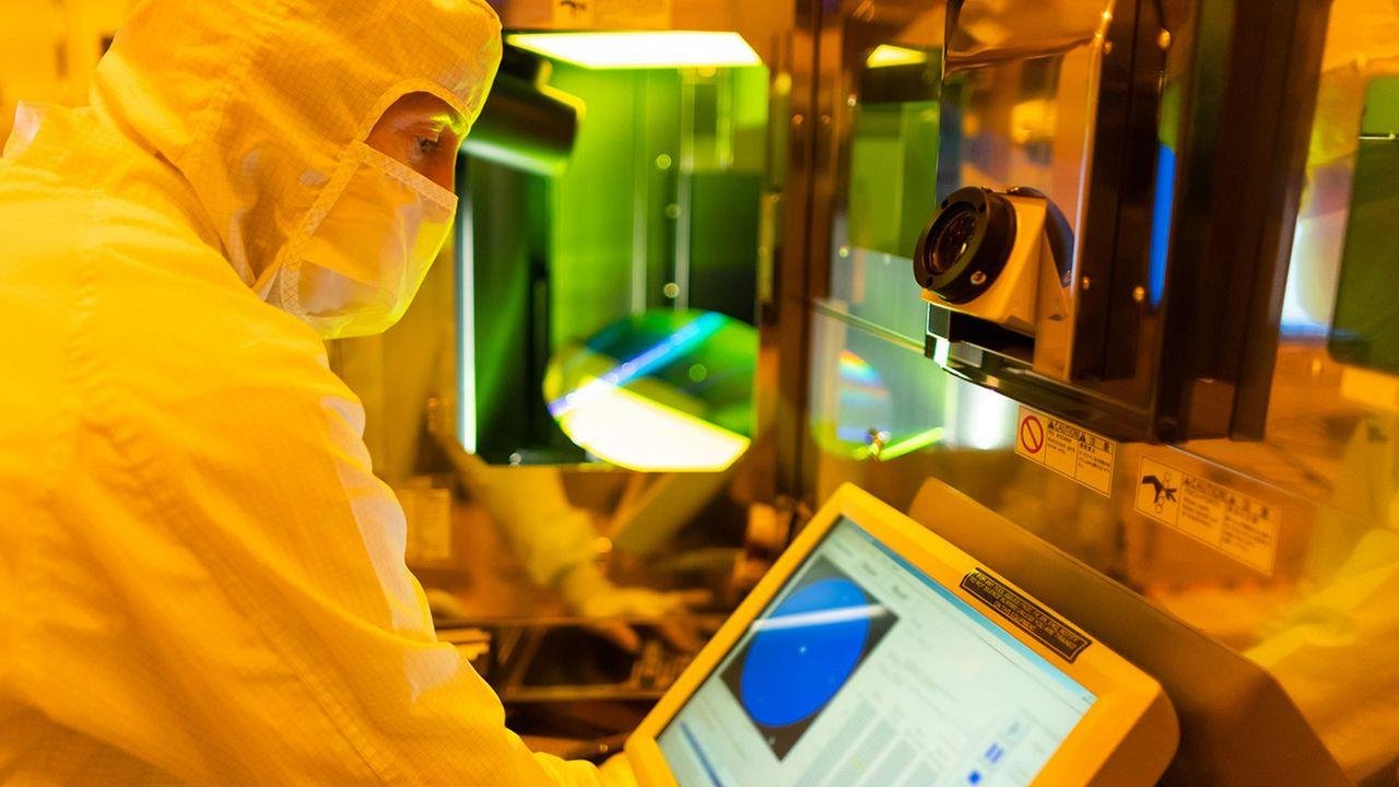 Micron commits $10 billion to...