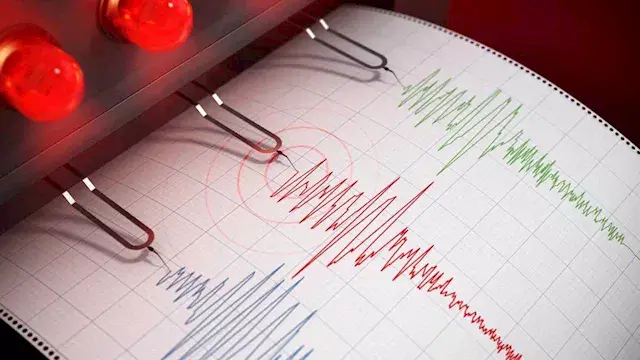 زلزال بقوة 7.7 درجة يضرب سواحل...