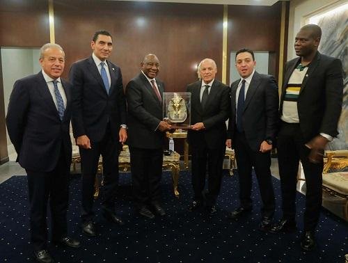 أبوريدة يكرم رئيس جنوب أفريقيا...