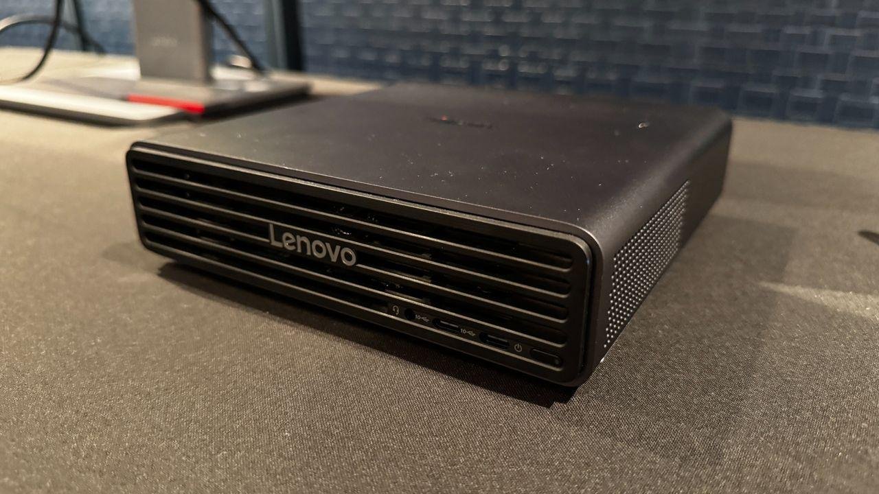 Lenovo ThinkCentre X Ultra pac...