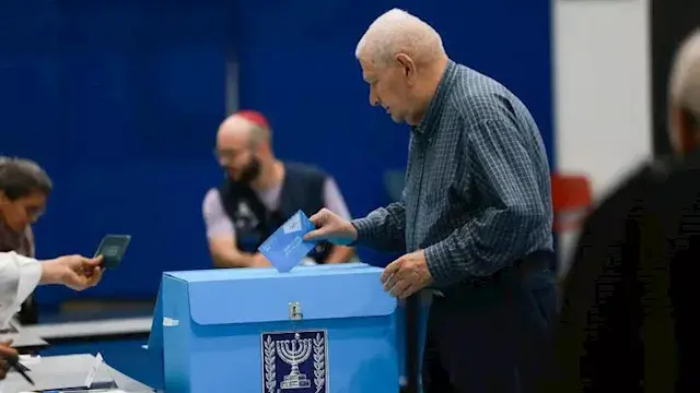 إعلام عبري: أحزاب إسرائيلية تطالب بتمديد التصويت في الانتخابات لما بعد العاشرة مساء