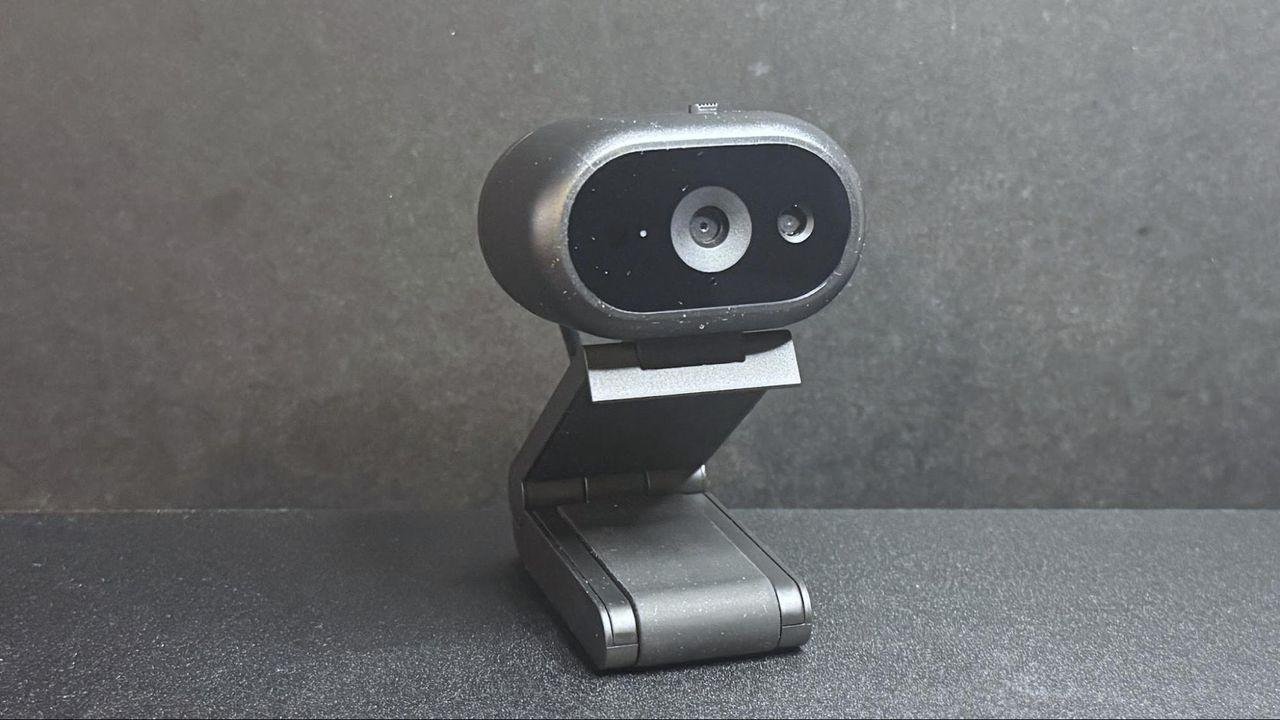 Dell Pro 5 Webcam 2K Review: S...