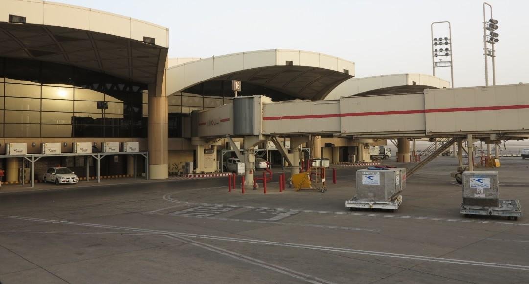 استشهاد مضيفة طيران مصرية ومواطن فلسطيني في هجوم على مطار الرياض