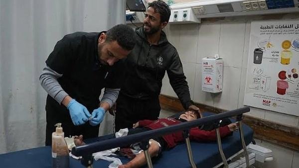 مصادر طبية بغزة : تدمير 52% من الأجهزة المخبرية في القطاع يهدد بتوقف خدمات التشخيص