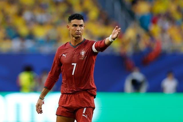 الركراكي ينتقد تعامل البرتغال مع رونالدو: ما حدث معه لم يكن ليحدث لميسي
