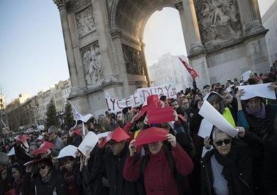 وزير الخارجية البيلاروسي: احتجاجات فرنسا وإسبانيا ثمن دعم النزاع الأوكراني