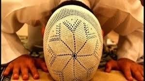 الفرق بين سجود الشكر وصلاة الشكر وكيفيتها .. سجدة واحدة و10 حقائق