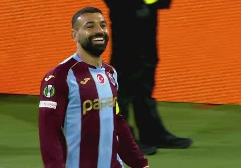 محمد صلاح يكتب التاريخ بهدفه الأول في دوري المؤتمر الأوروبي