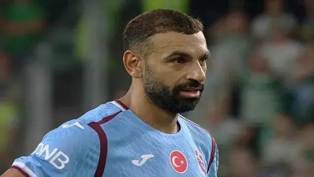 التشكيل الرسمي.. محمد صلاح أسا...