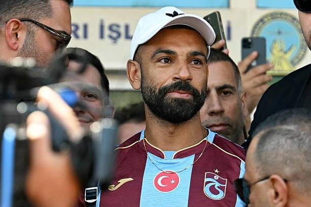 زوجة لاعب طرابزون: صلاح يحظى بمكانة خاصة في عائلتنا