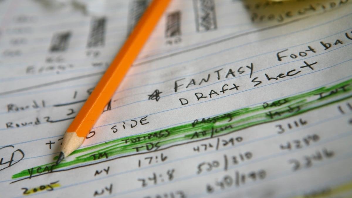 5 NFL fantasy football sites y...