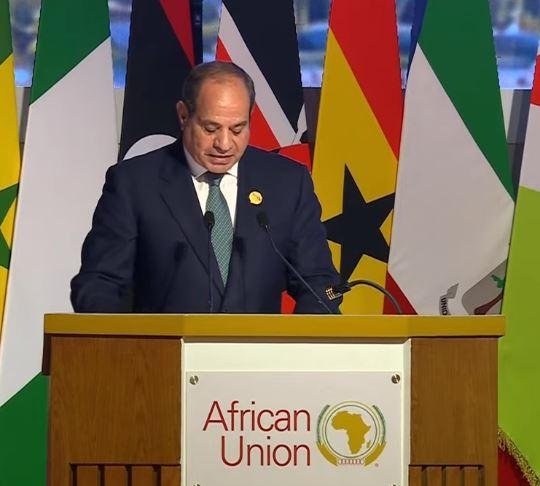 الرئيس السيسي يدعو إلى توطين الصناعة ونقل التكنولوجيا وتسريع تفعيل اتفاقية التجارة الحرة القارية
