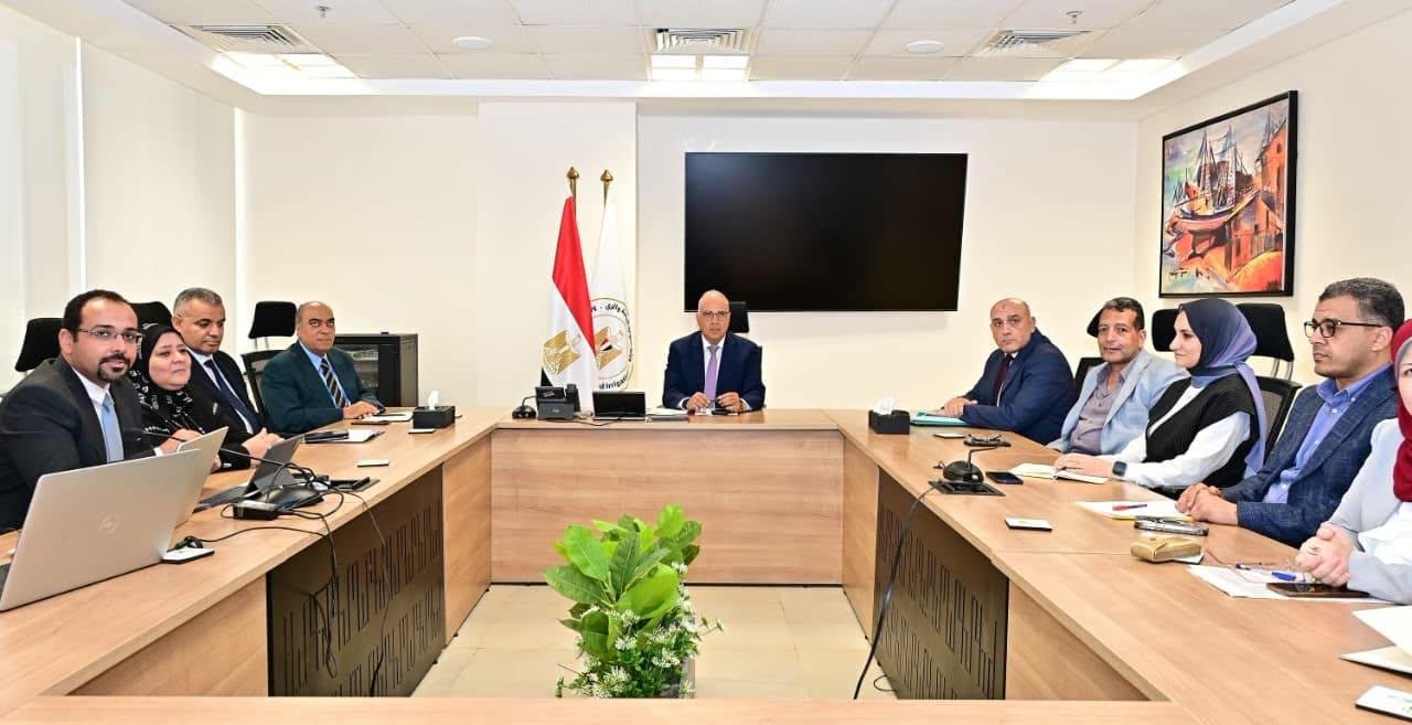 وزير الري يتابع موقف تطبيق منظومة المناوبات وأداة التنبؤ بالمحاصيل الزراعية