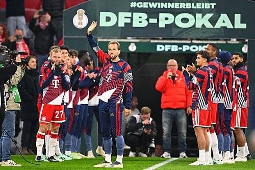بايرن ميونخ يكرم هاري كين بممر شرفي في فوز كاسح بكأس ألمانيا