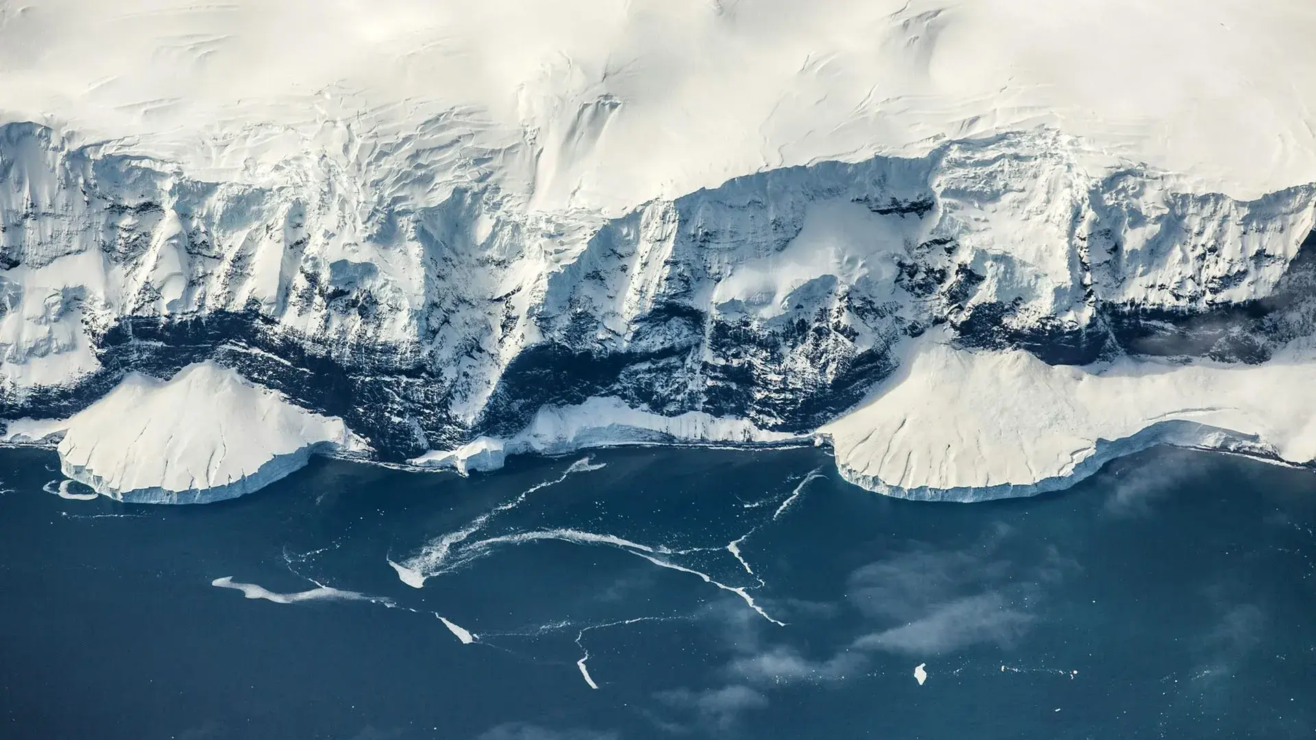 Forces deep inside Earth helpe...