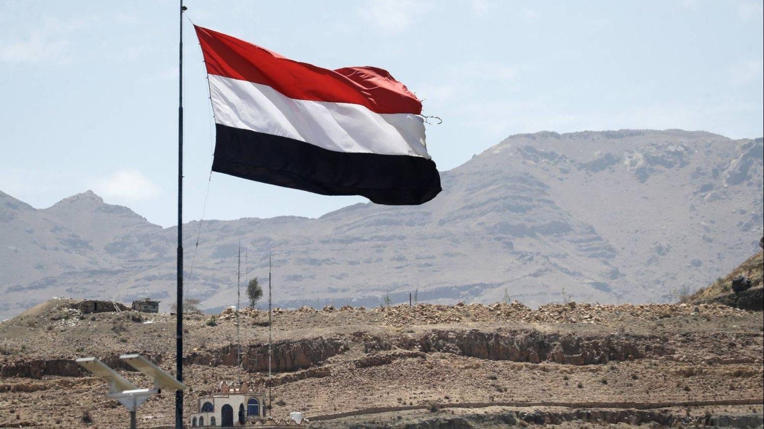 تصعيد جديد في اليمن.. عملية عسكرية واسعة واستهداف منشأة لأرامكو