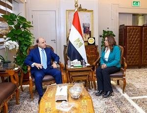 منال عوض: تحقيق إدارة شاملة لل...