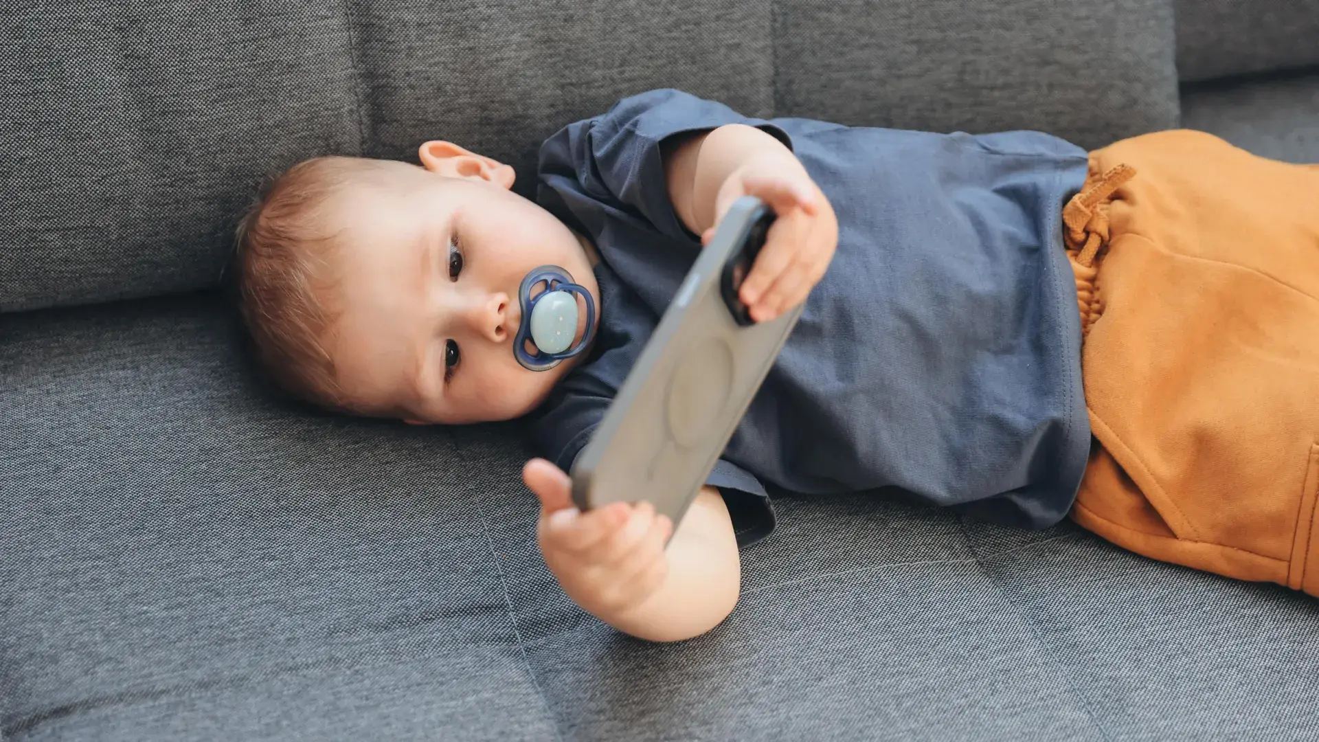 Screen time at ages 1 and 6 ma...