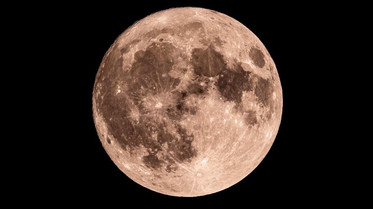 Moon phase today: What the Moo...