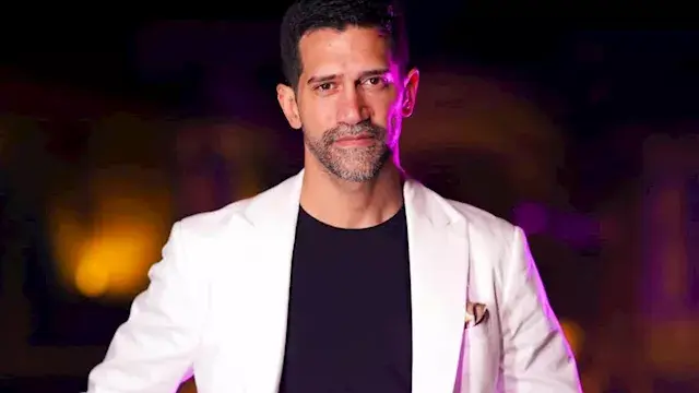 صرف أحمد مجدي من قسم الشرطة وح...