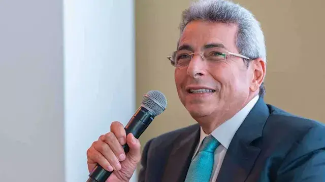 محمود سعد مشيدًا بفتاة "مول أر...