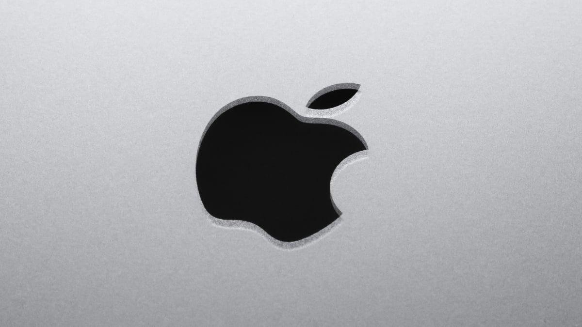 Foldable iPhone Ultra testers...