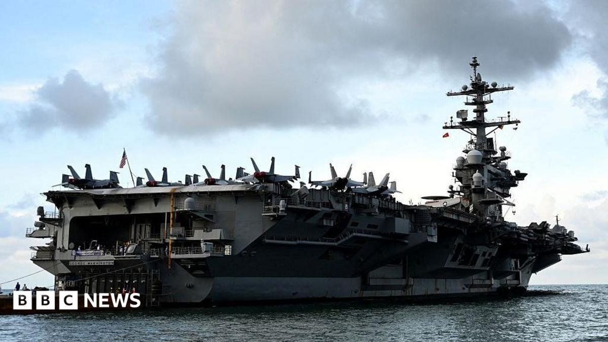 US aircraft carrier on way to...