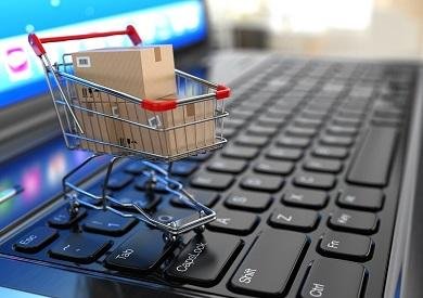 الإحصاء: 16.8% من الأسر المصرية تستخدم التجارة الإلكترونية في شراء السلع.. والملابس تتصدر المشتريات
