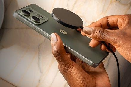 Motorola’s slick new charging...