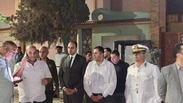 محافظ دمياط يتابع  إخماد حريق بمصنع للصناعات الكيماوية