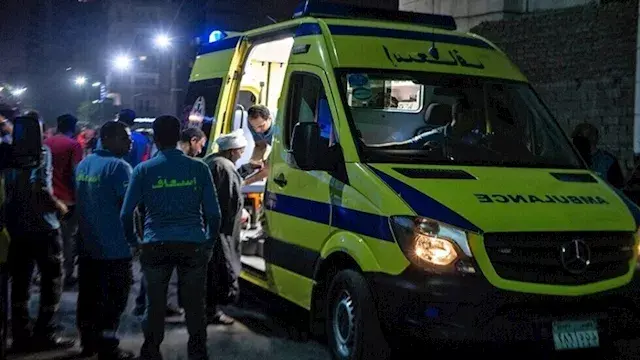 مصرع شخص وإصابة 6 آخرين في تصادم ميكروباص وربع نقل  بالبحيرة