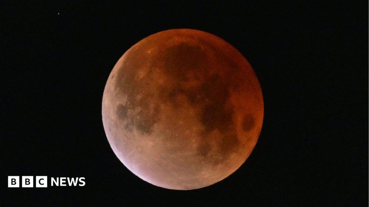 How to see the 'Blood Moon' lu...