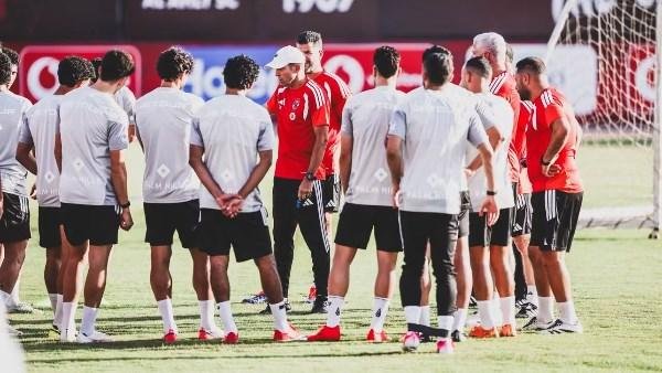 أحمد عبدالفتاح: الأهلي أقوى اسكواد في مصر.. والحضري أفضل حارس رأيته