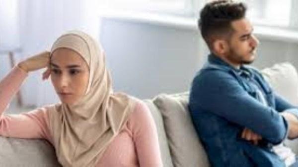 هل كلمة "عليّ الطلاق" تعد طلاقا؟.. تعرف على الحكم الشرعي ورأي الإفتاء