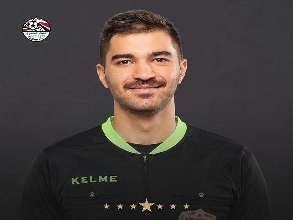 البحريني محمد راشد حكمًا لمباراة مصر والكويت في كأس الخليج للناشئين