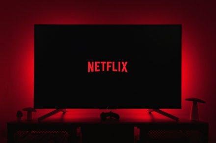 Netflix might let you stream P...