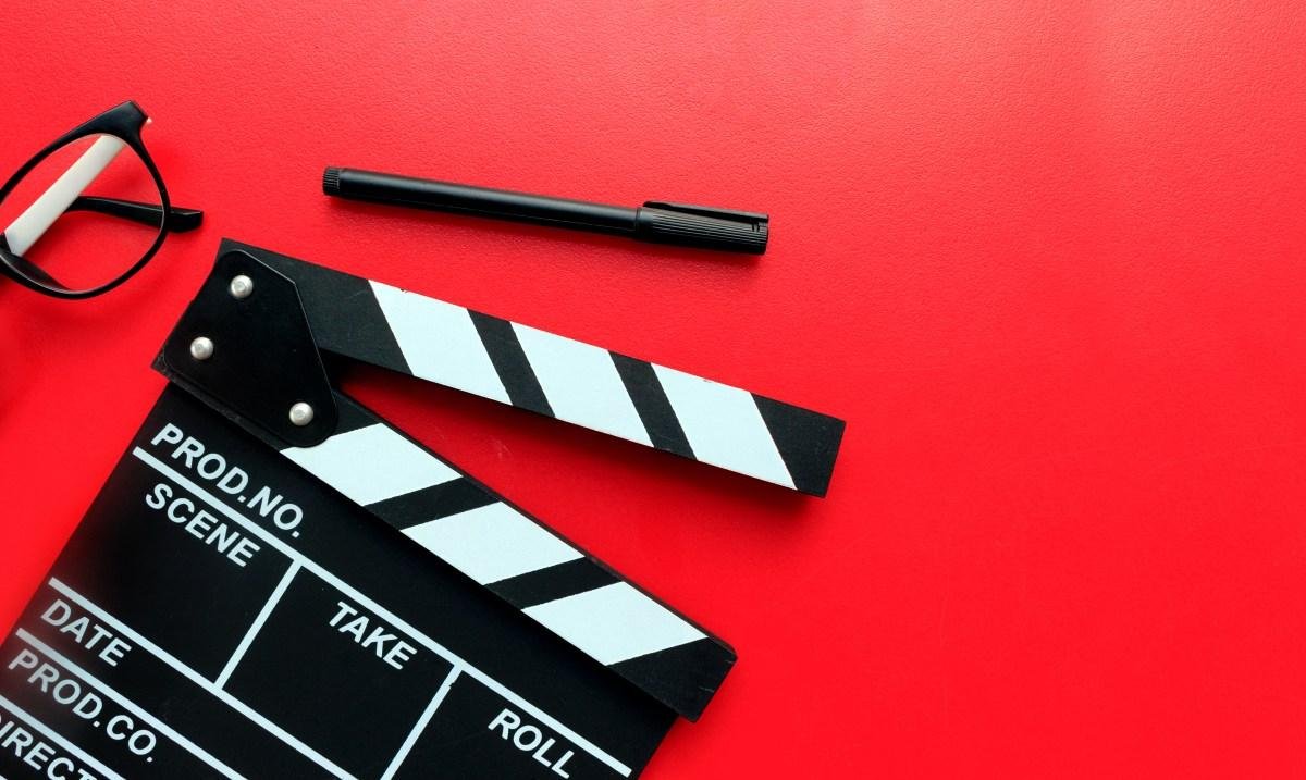 Hollywood celebs are getting i...