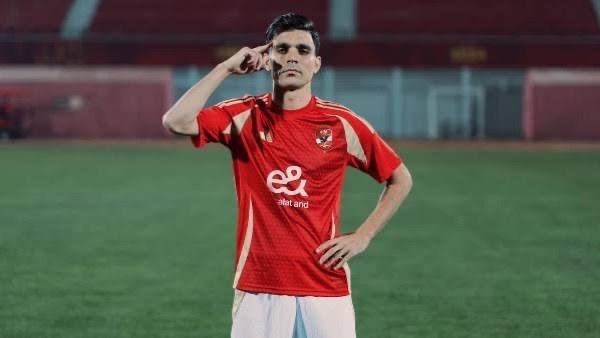 إبراهيم فايق يكشف شرط الأهلي لتجديد عقد أشرف بن شرقي