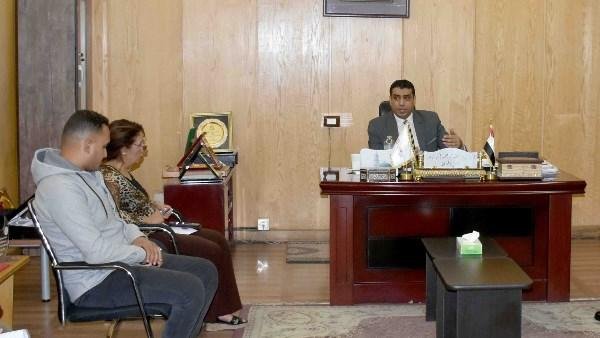 اجتماع لمناقشة إجراءات حصر الأراضي الواقعة بمحور شمال الأقصر
