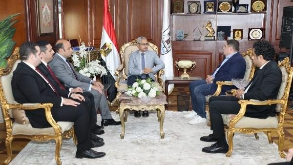 محافظ بني سويف يلتقي الهيئة البرلمانية لحزب مستقبل وطن لبحث الحلول الممكنة لتفعيل النقل الجماعي وتخفيف معاناة المواطنين من مشكلات المواصلات