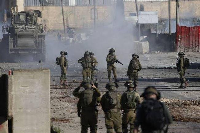 مواجهات عقب اقتحام إسرائيلي لقرية فلسطينية جنوب نابلس