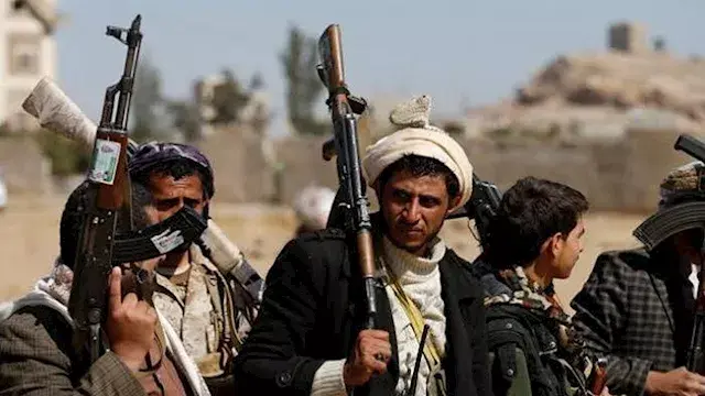 الحوثيون يوجهون تحذيرا للعاملين في مطارات ومنشآت النفط السعودية