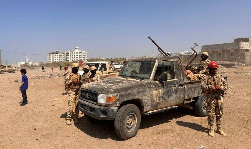 مستشار وزارة الإعلام اليمنية: الحكومة وضعت استراتيجية عسكرية لتحرير المحافظات الواقعة تحت سيطرة الحوثيين