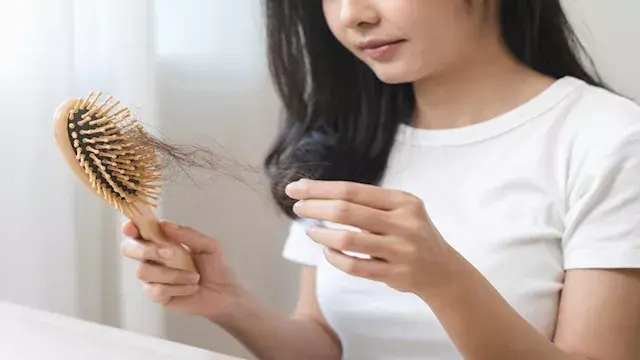 هل نقص فيتامين B12 يؤثر في تسا...