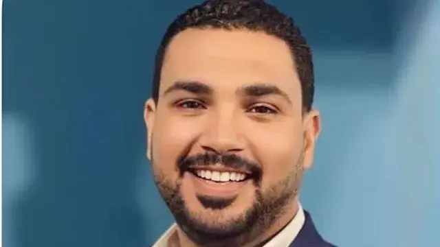 محافظ القليوبية ومديرة المدرسة...