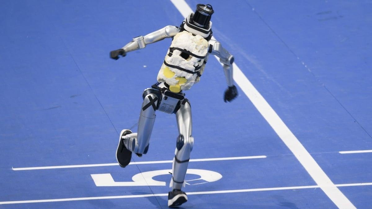 Robots running into walls go v...